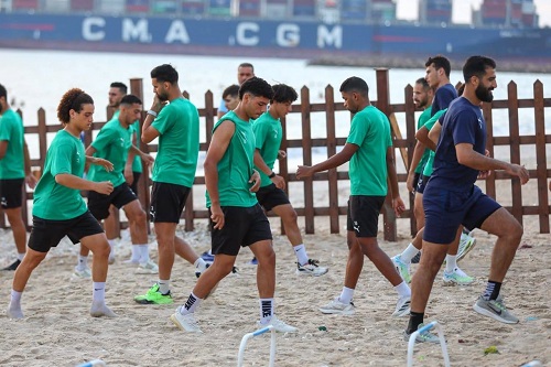 المصري يواصل تدريباته المكثفة على شاطئ مدينة بورفؤاد استعداداً للموسم الجديد