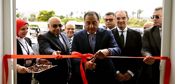 رئيس الوزراء يفتتح مجمع الشهر العقارى والتوثيق بمدينة العلمين الجديدة