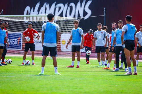 الأهلي يواصل تدريباته استعداداً لمواجهة فاركو في الدوري