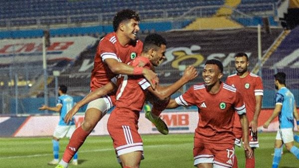 مودرن سبورت يهزم بيراميدز 2-1 في الدوري