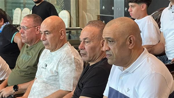 جهاز منتخب مصر بقيادة التوأم يحضر مباراة الزمالك والمقاولون