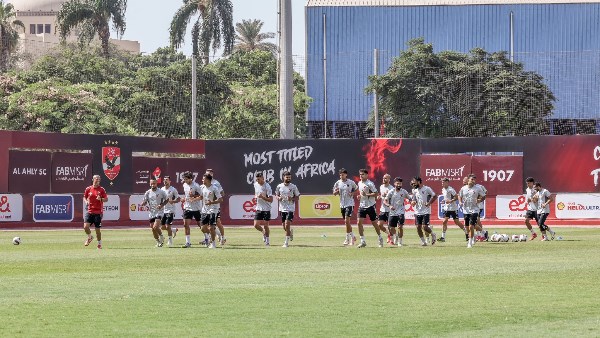 الأهلي يخوض مرانه الرئيسي استعداداً لمواجهة بيراميدز