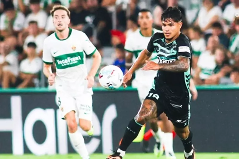 إلتشي يتعادل مع ريال بيتيس 1-1 في الجولة الأولى من الدوري الإسباني