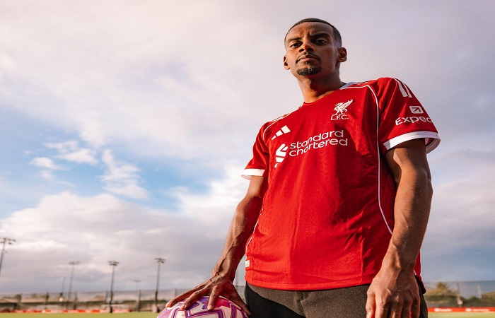 ليفربول يعلن التعاقد مع إيزاك مهاجم نيوكاسل