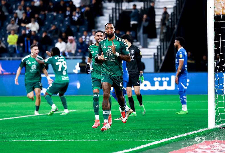أهلي جده يتعادل مع الهلال 3-3 في مباراة مثيرة بالدوري السعودي
