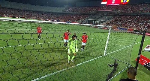 الشناوي يعترض على وجود كاميرا داخل مرمى المنتخب أمام إثيوبيا