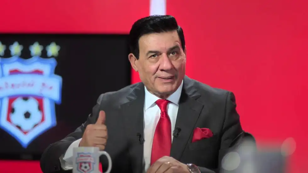 الأهلي يشكو مدحت شلبي للنائب العام والأعلي للإعلام