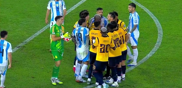 الإكوادور تهزم الأرجنتين 1-0 في ختام تصفيات المونديال