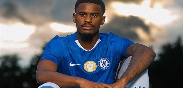 تشيلسى يعلن التعاقد مع المهاجم الهولندى إيمانويل إيميجا