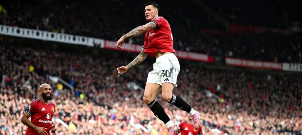 مانشستر يونايتد يهزم سندرلاند 2-0 في الدوري الإنجليزي