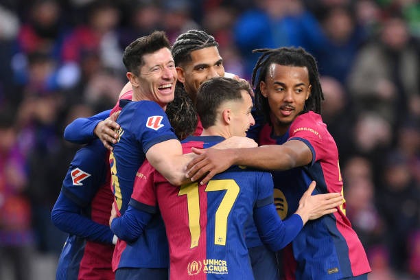 برشلونة يستضيف جيرونا اليوم في الدوري الإسباني