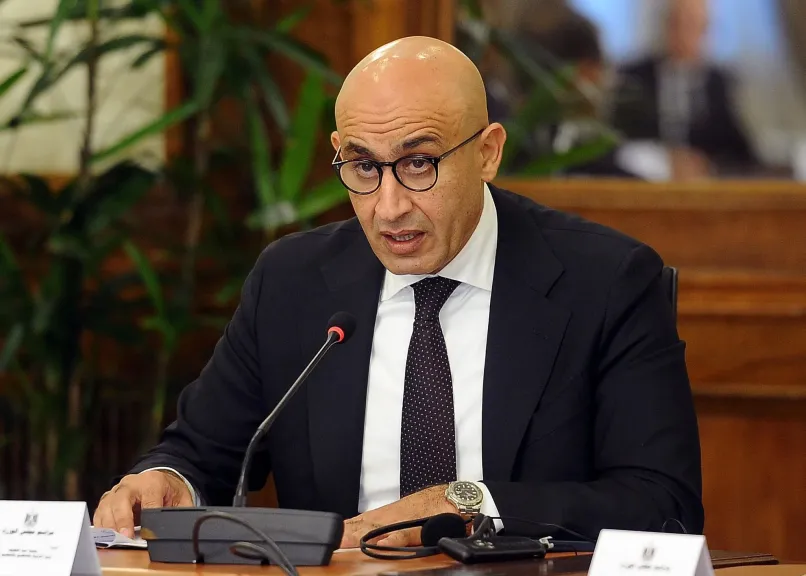 مُعلمة الإسكندرية تفجر مفاجأة عن مديرة المدرسة بعد قرار الوزارة بفصل الطلاب