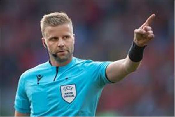 طاقم تحكيم سويدي لمباراة مصر والإمارات في كأس العرب