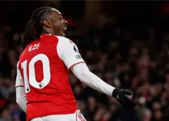 أرسنال يفوز على توتنهام 4-1 ويعزز صدارته للدوري الإنجليزي