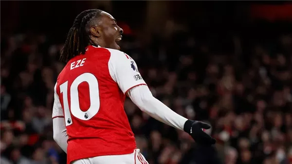 أرسنال يفوز على توتنهام 4-1 ويعزز صدارته للدوري الإنجليزي