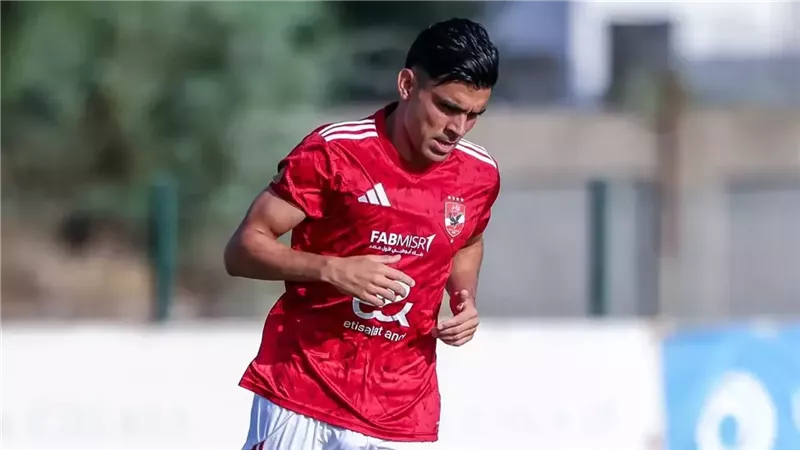 بن شرقي يثير الجدل بحذف اسم الأهلي من حسابه على إنستجرام