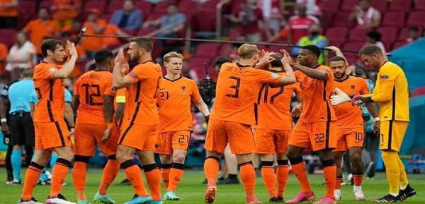 هولندا تستضيف ليتوانيا اليوم في تصفيات كأس العالم 2026