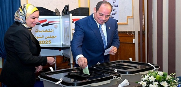 الرئيس السيسى يدلى بصوته فى انتخابات مجلس النواب
