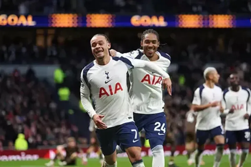 توتنهام يفوز علي برينتفورد 2-0 في الدوري الإنجليزي