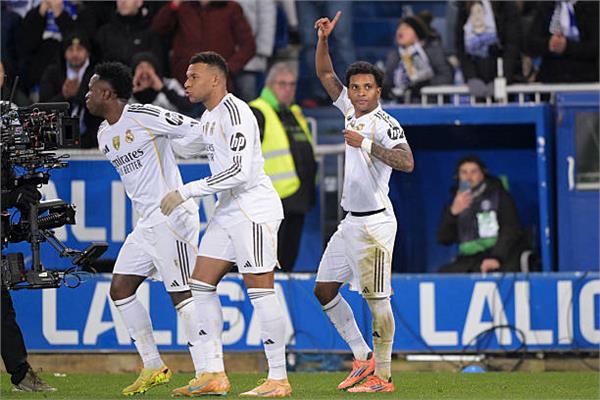 ريال مدريد يفوز على ألافيس 2-1 في الدوري الإسباني
