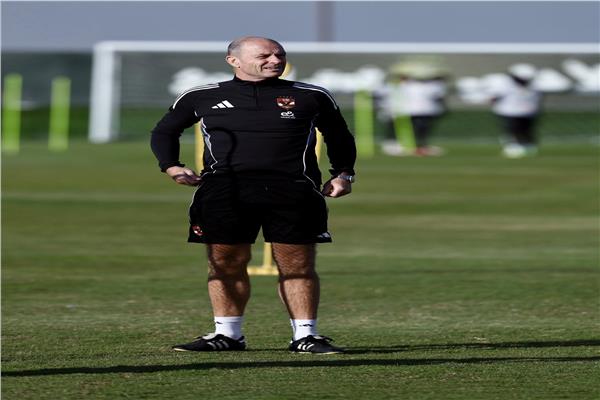 توروب يعلن تشكيل الأهلي أمام سموحة