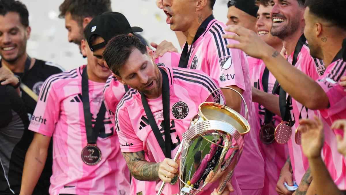 ميسي يتوج بجائزة أفضل لاعب في الدوري الأمريكي للمرة الثانية توالياً