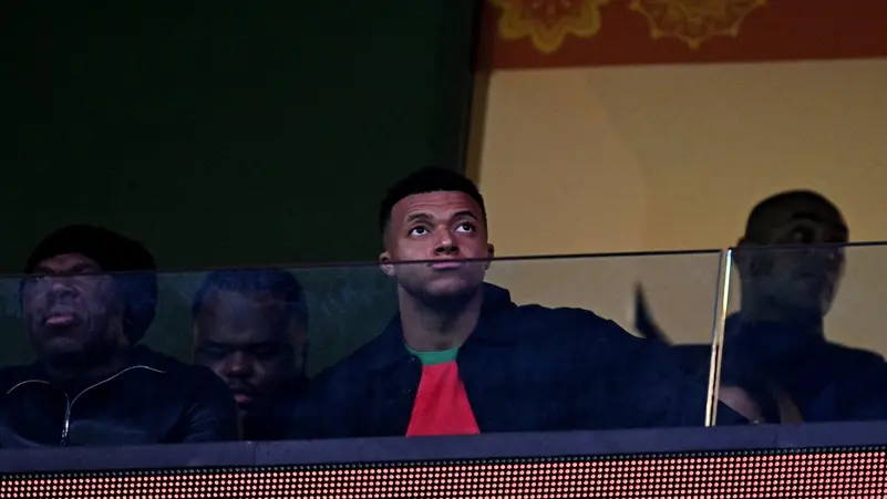 كيليان مبابي يحضر مباراة المغرب ومالي