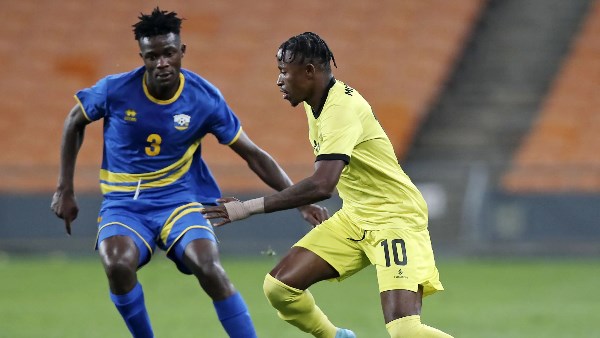 موزمبيق تتقدم على الجابون 2-1 في الشوط الأول