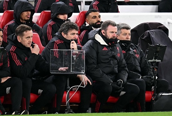 تعرف علي "ثروة" محمد صلاح من ليفربول