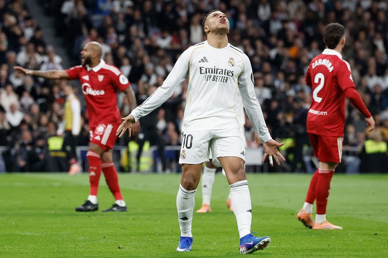 ريال مدريد يفوز علي إشبيلية 2-0 في الدوري الإسباني