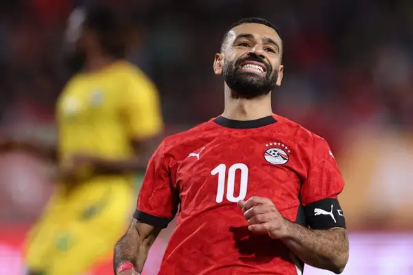 صحيفة إنجليزية تسخر من ركلة جزاء صلاح أمام جنوب أفريقيا