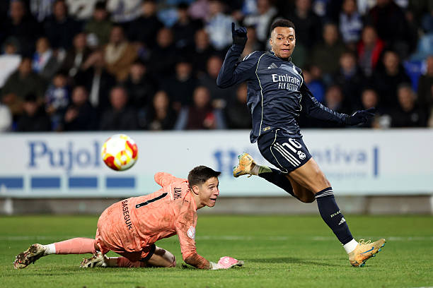 ريال مدريد يهزم تالافيرا 3-2 بصعوبة ويبلغ ثمن نهائي كأس ملك إسبانيا