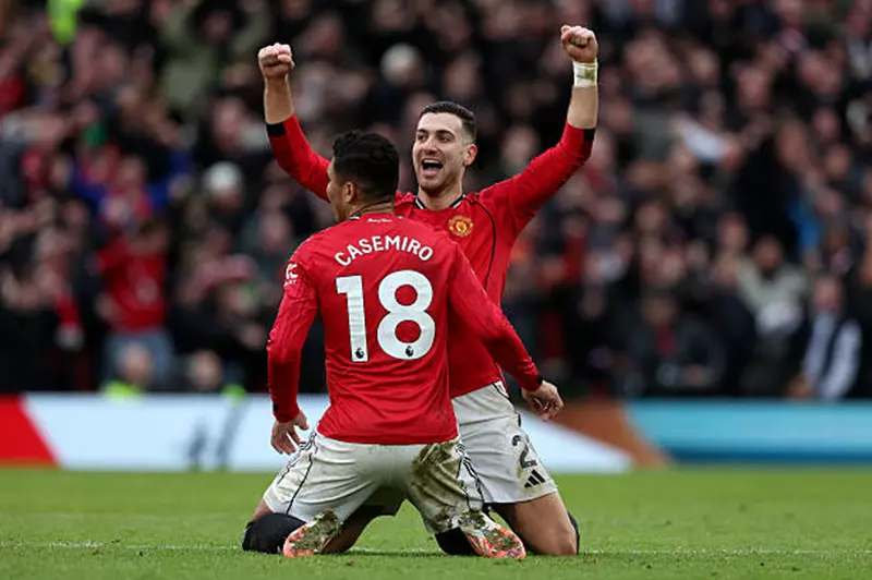 مان يونايتد يهزم السيتي 2-0 ويقتحم المربع الذهبي للبريميرليج