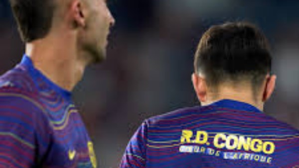 سر ظهور الكونغو على قمصان برشلونة فى مباراة السوبر الإسباني