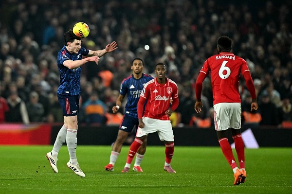 آرسنال يتعادل مع نوتنجهام سلبياً في الدوري الإنجليزي