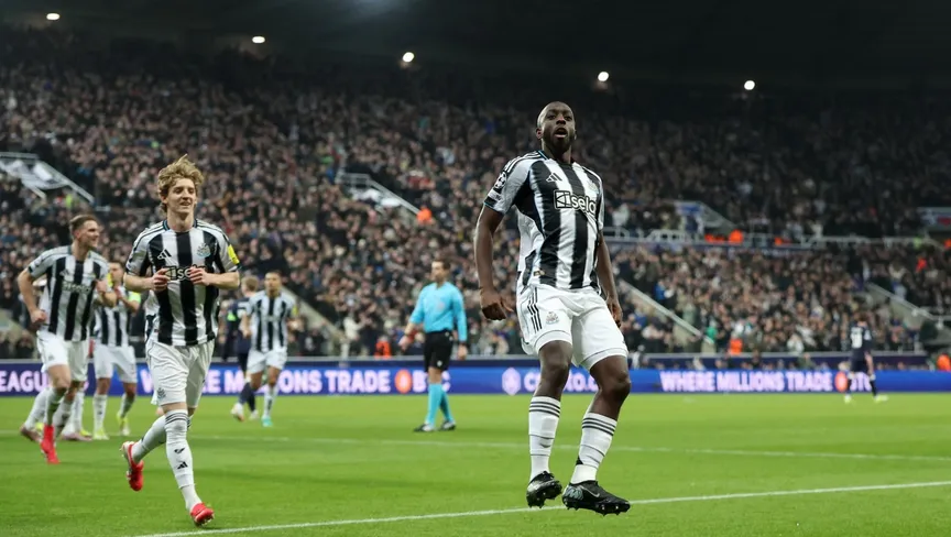 نيوكاسل يونايتد يفوز على أيندهوفن 3-0 في دوري أبطال أوروبا