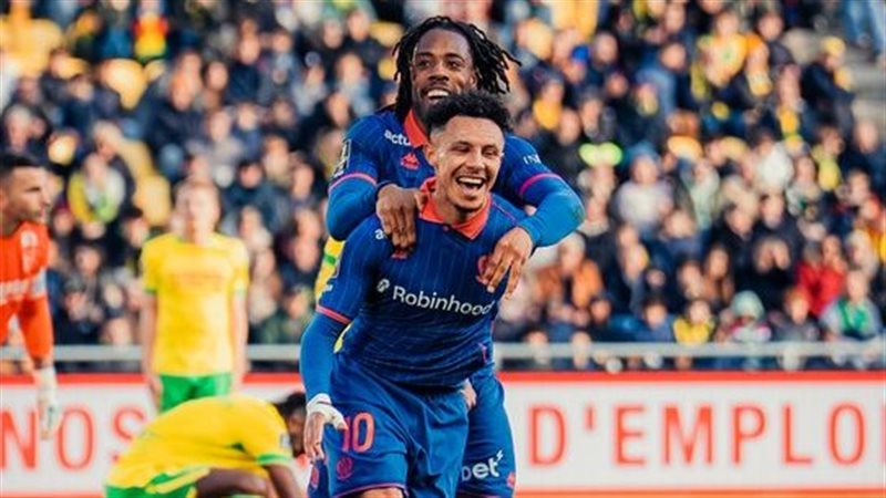 نيس يفوز علي نانت 4-1 في الدوري الفرنسي