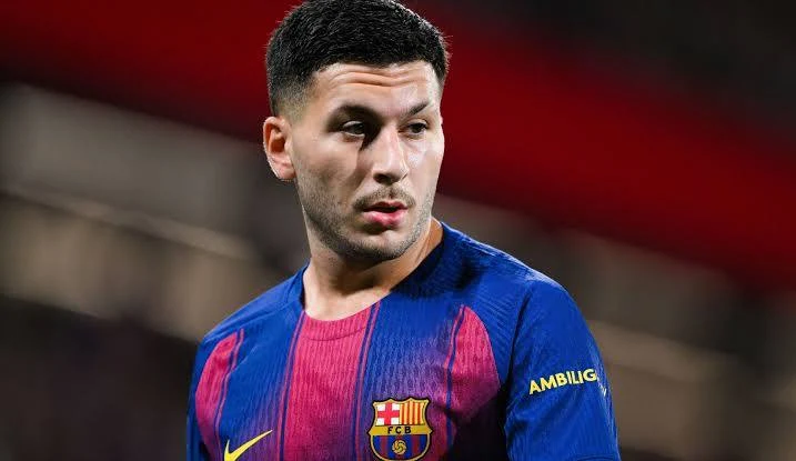 جناح برشلونة يهدد استمرار محمد صلاح في ليفربول