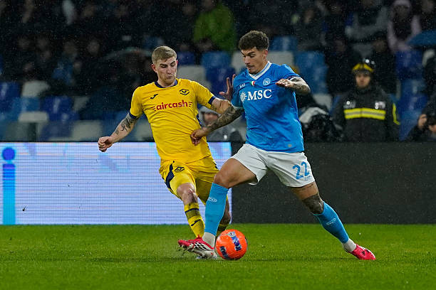 نابولي يسقط في فخ التعادل 2-2 أمام فيرونا بالدوري الإيطالي