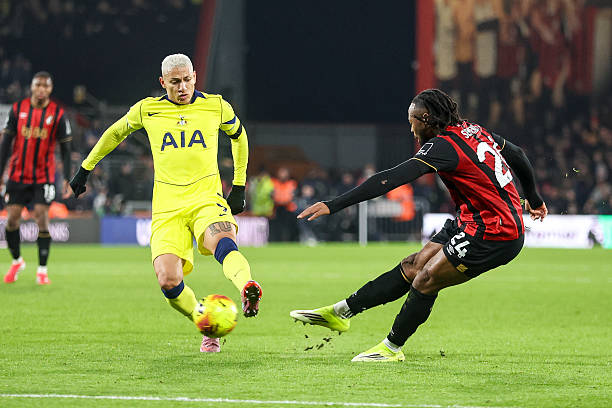 بورنموث يفوز علي توتنهام 3-2 في الدوري الإنجليزي