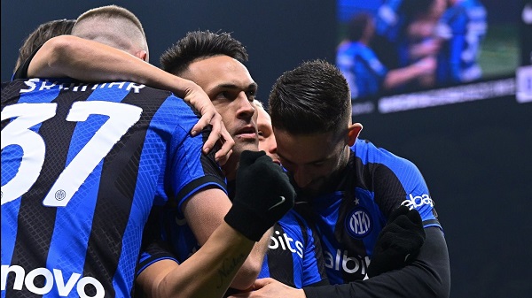 إنتر ميلان يفوز على كريمونيزي 2-0 بالدوري الإيطالي