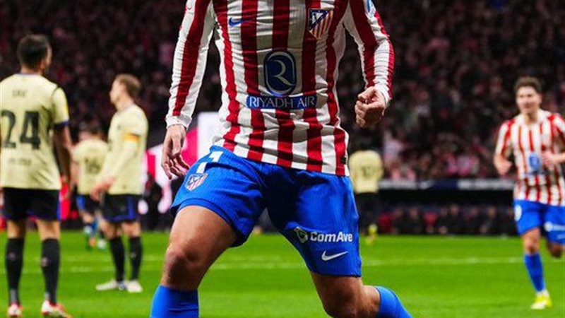 أتلتيكو مدريد يتقدم علي برشلونة 2-0 في الشوط الأول
