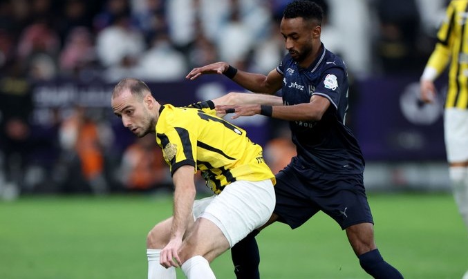 الاتحاد يتعادل مع الهلال 1-1 لصالح النصر في قمة الدوري السعودي