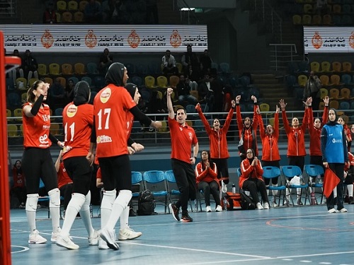 الأهلي يتوّج بكأس السوبر لآنسات الكرة الطائرة علي حساب الزمالك