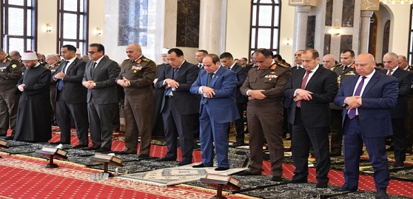 الرئيس السيسى يؤدى صلاة الجمعة بمسجد المشير طنطاوى فى ذكرى العاشر من رمضان