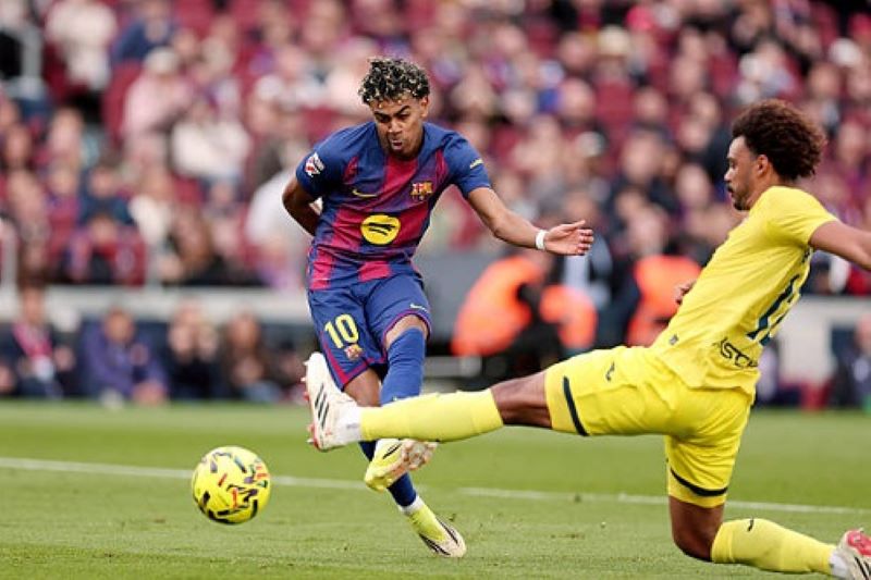 برشلونه يفوز علي فياريال 4-1 في الدوري الإسباني