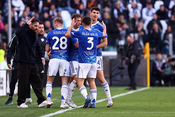 كومو يفوز علي يوفنتوس 2-0 في الدوري الإيطالي