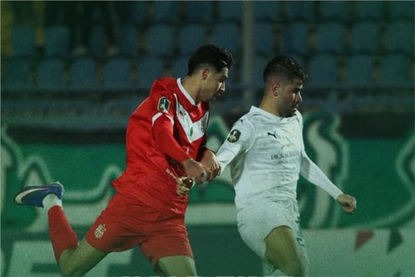 التعادل السلبي يحسم الشوط الأول بين المصري وشباب بلوزداد