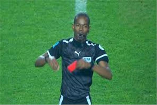 الأهلي يدرس تقديم شكوي ضد الحكم السنغالي عيسى سي