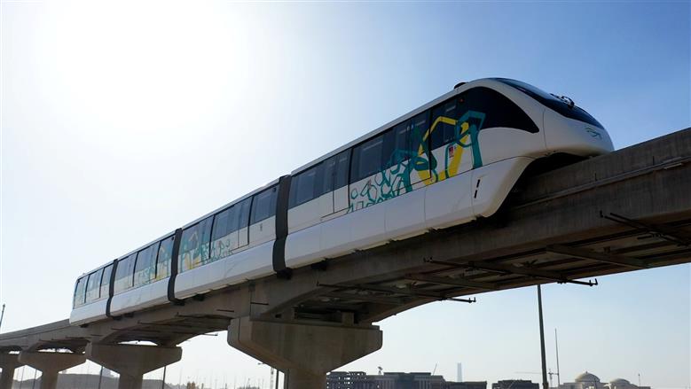 الرئيس السيسي يفتتح مشروع مونوريل شرق النيل